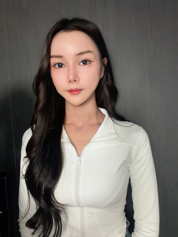 May, your Luna Thai Spa massage therapist, ready to come to you